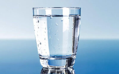 L’acqua oligominerale a basso residuo fisso: le proprietà, per chi è adatta e la differenza con l’acqua minerale
